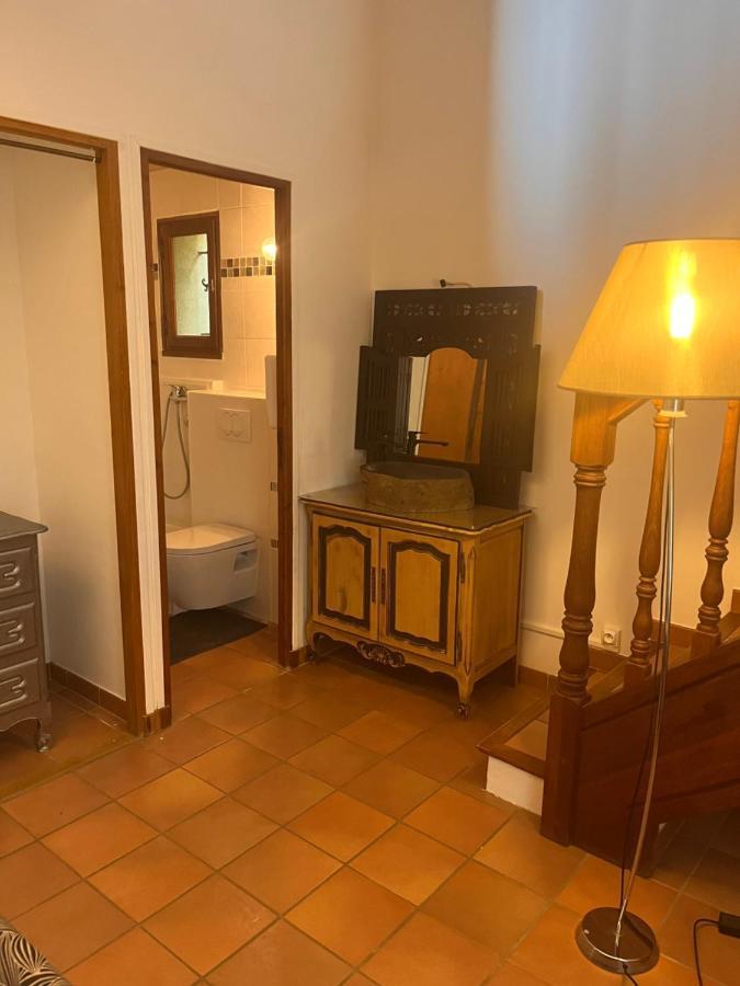 Bed and Breakfast Le Mazet De Choubouloute Saint-Gilles  Exterior foto